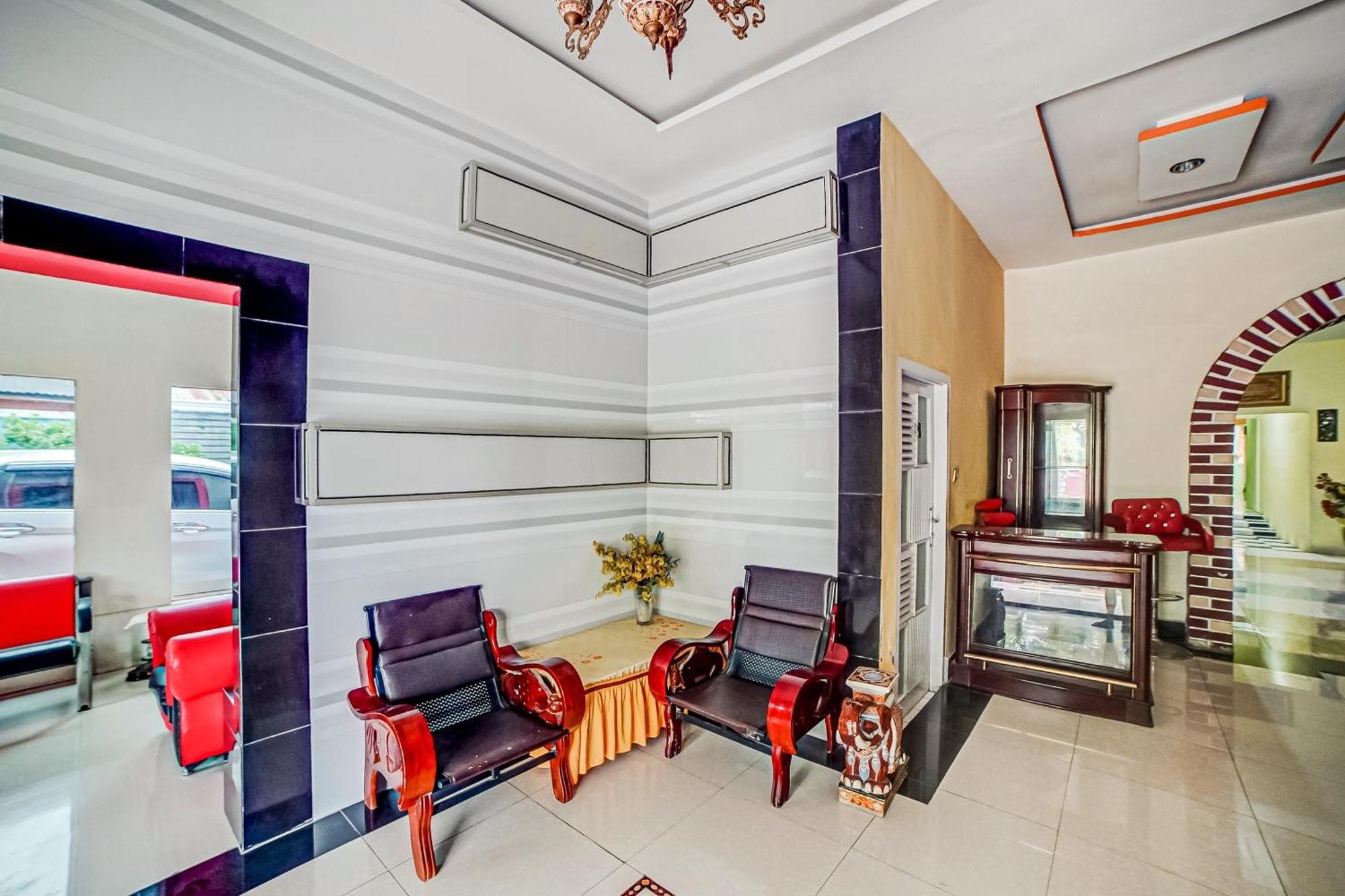 Oyo 90980 Al Karim Syariah Tanjungbalai Exterior foto