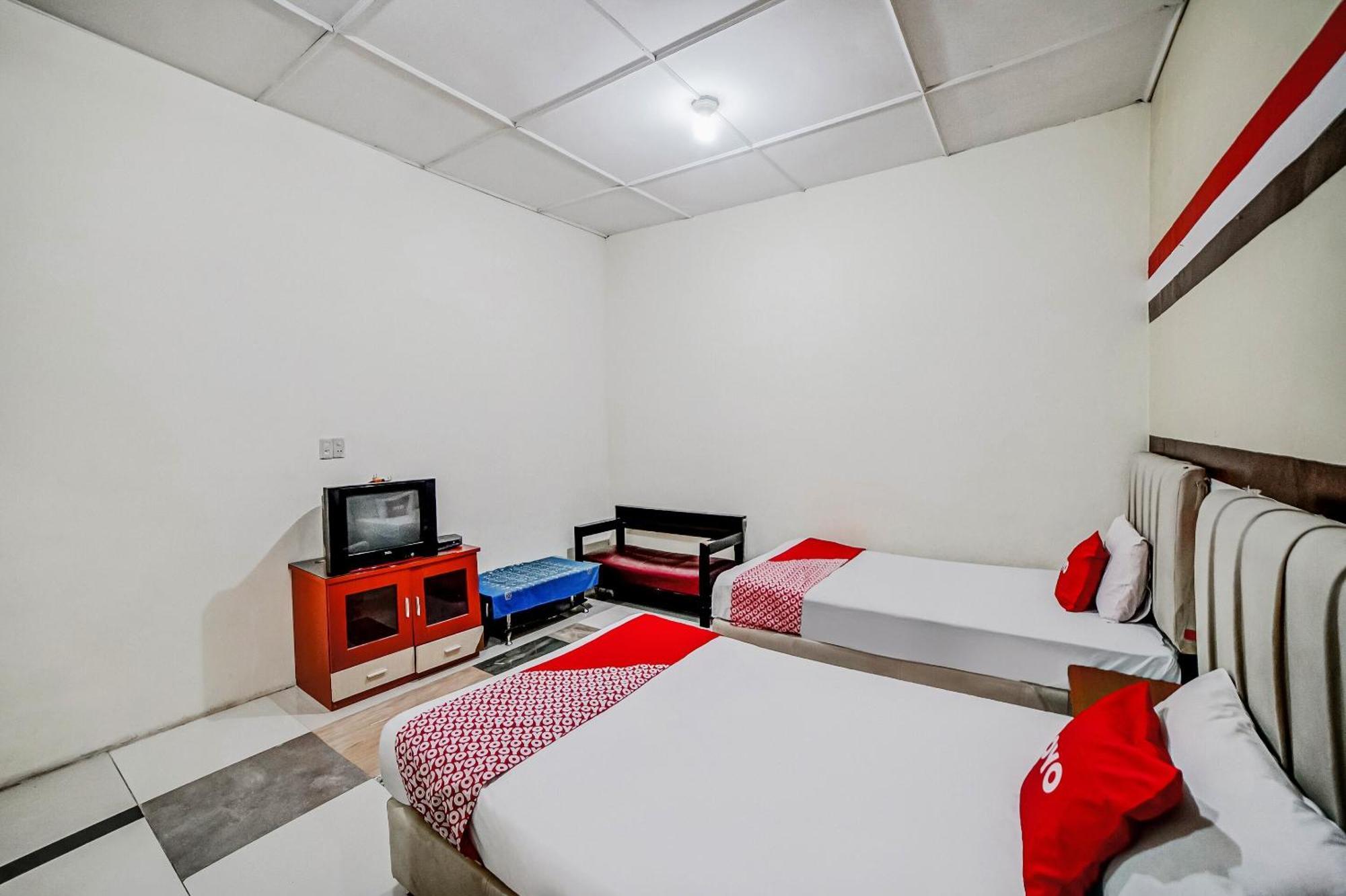 Oyo 90980 Al Karim Syariah Tanjungbalai Exterior foto